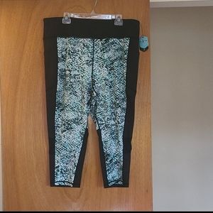 Brand New Lularoe Fearless Capri Pants